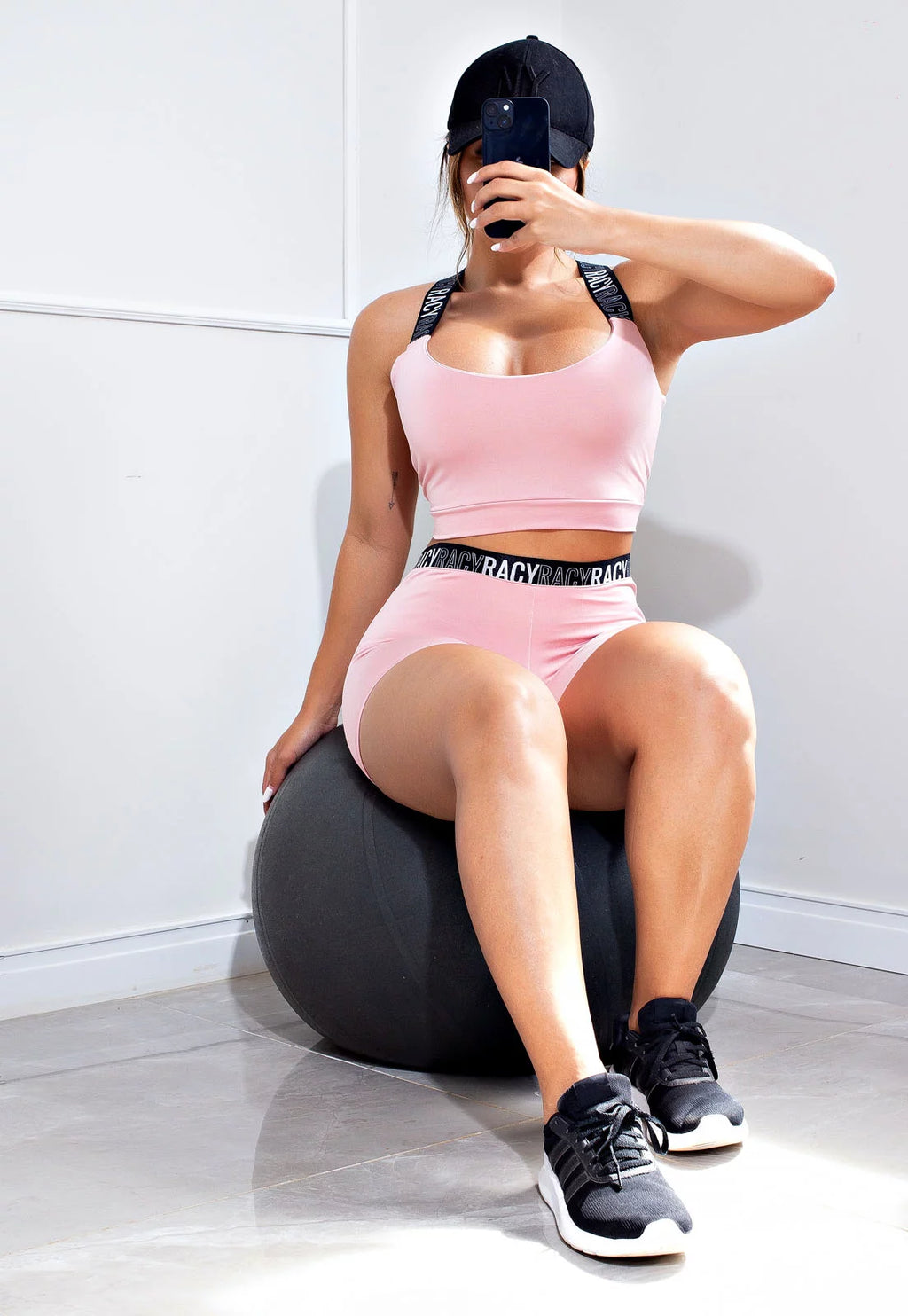 Conjunto Fitness Short + Cropped Elástic Racy – Cinza Rose | Leve & Confortável