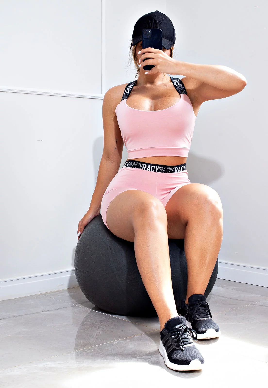Conjunto Fitness Short + Cropped Elástic Racy – Cinza Rose | Leve & Confortável